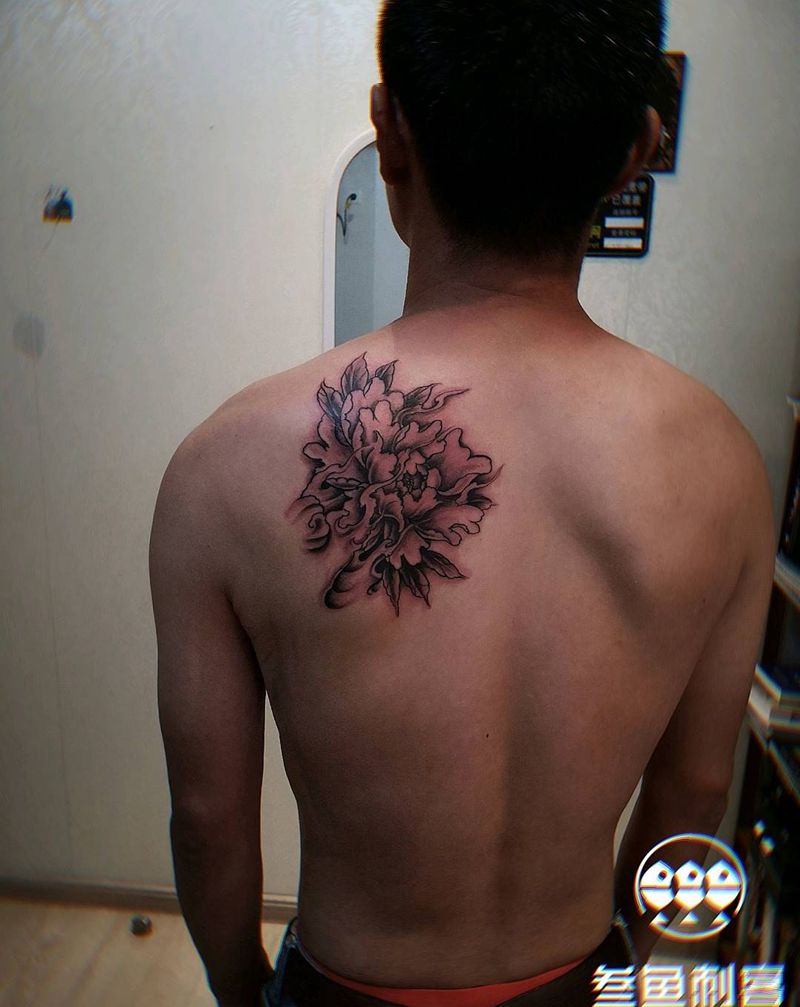 后背牡丹纹身图片_背部牡丹纹身图案