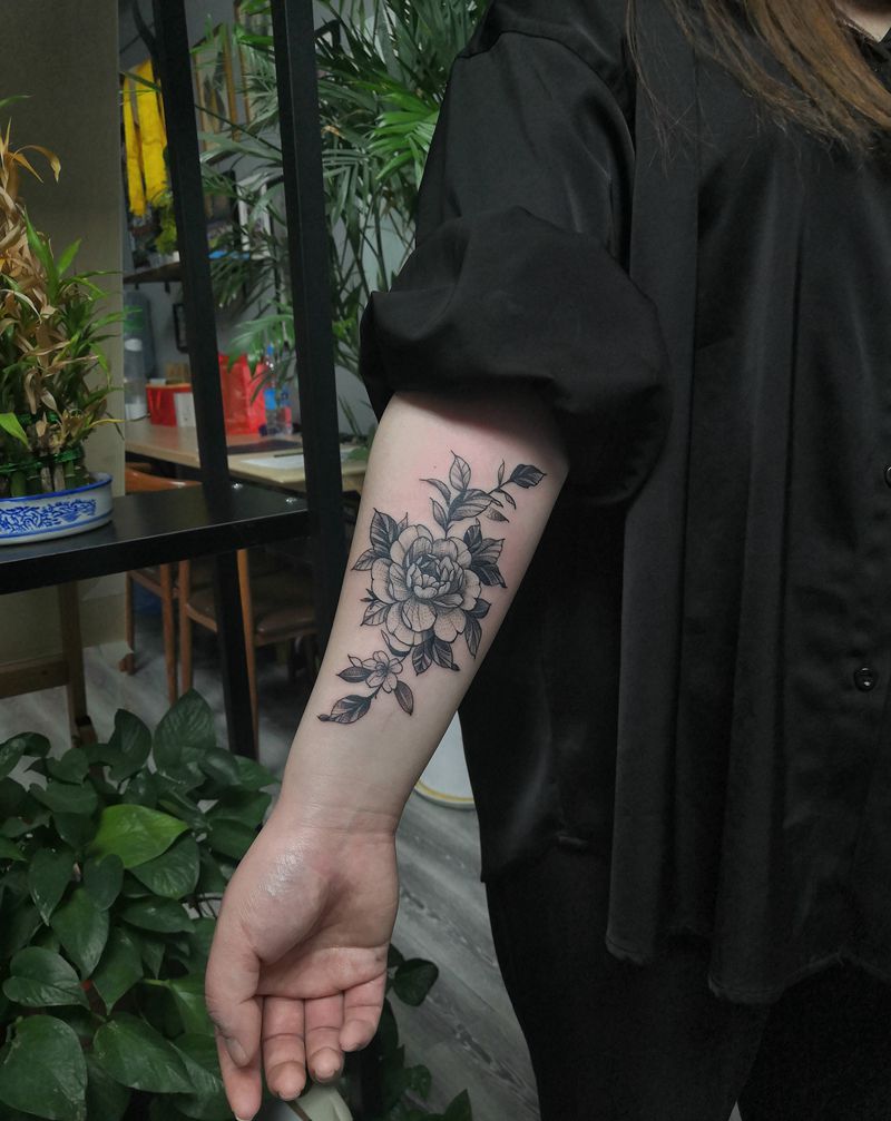 小臂素花纹身图片_点刺纹身图案