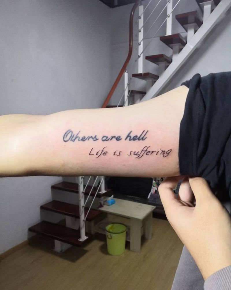 去年做了一行，今年再追加一行纹身图片_手臂花体字纹身图案