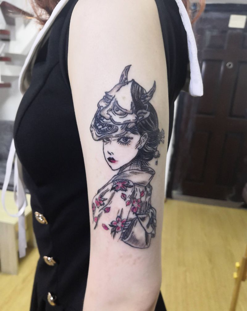 好看的小姐姐与好看的纹身 