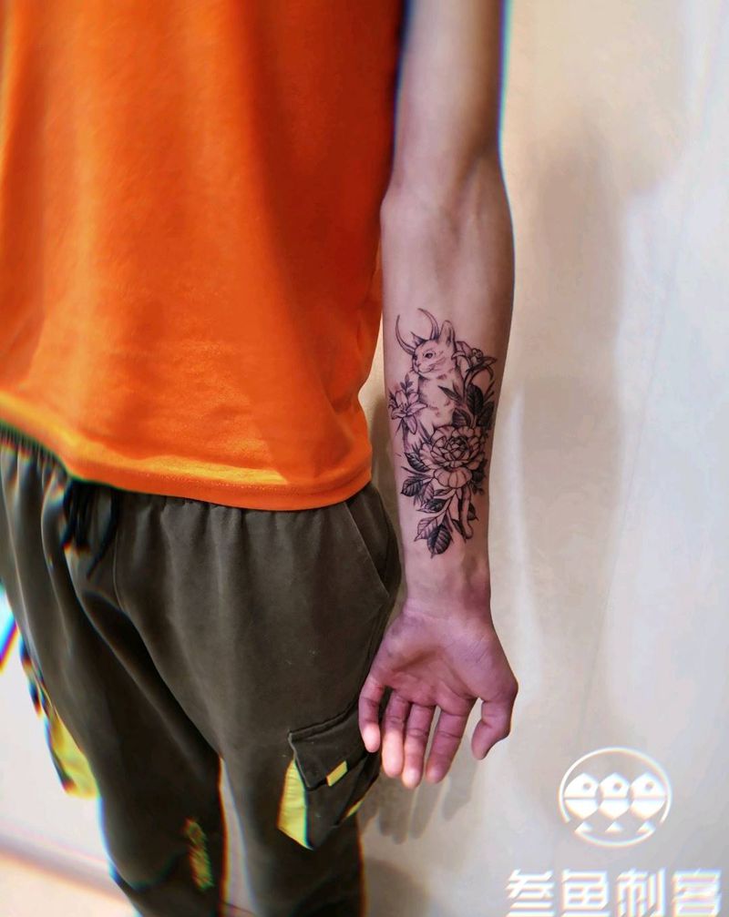 素花➕猫纹身图片_手臂点刺猫纹身图案