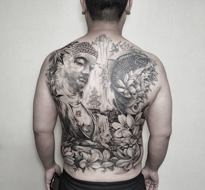 佛满背 拼接纹身图片_新传统欧美写实纹身图案