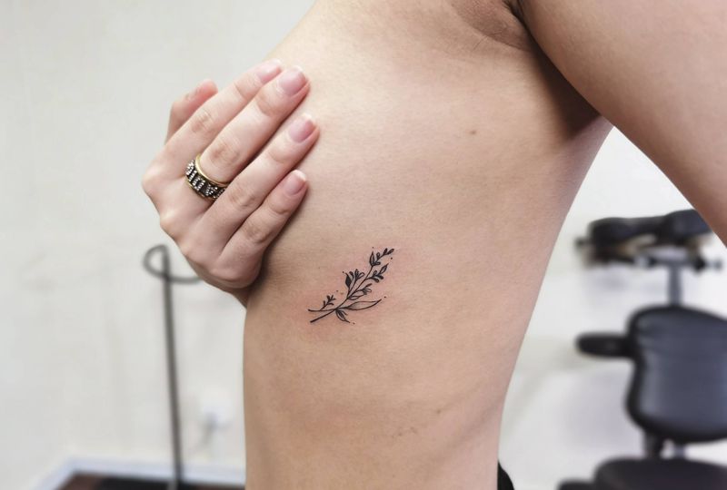 小清新纹身图片_胸部纹身图案