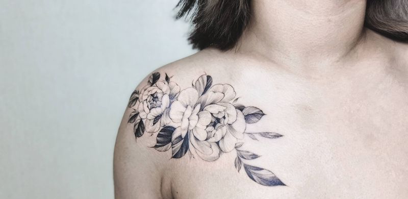 素花极细作品纹身图片_肩部纹身图案