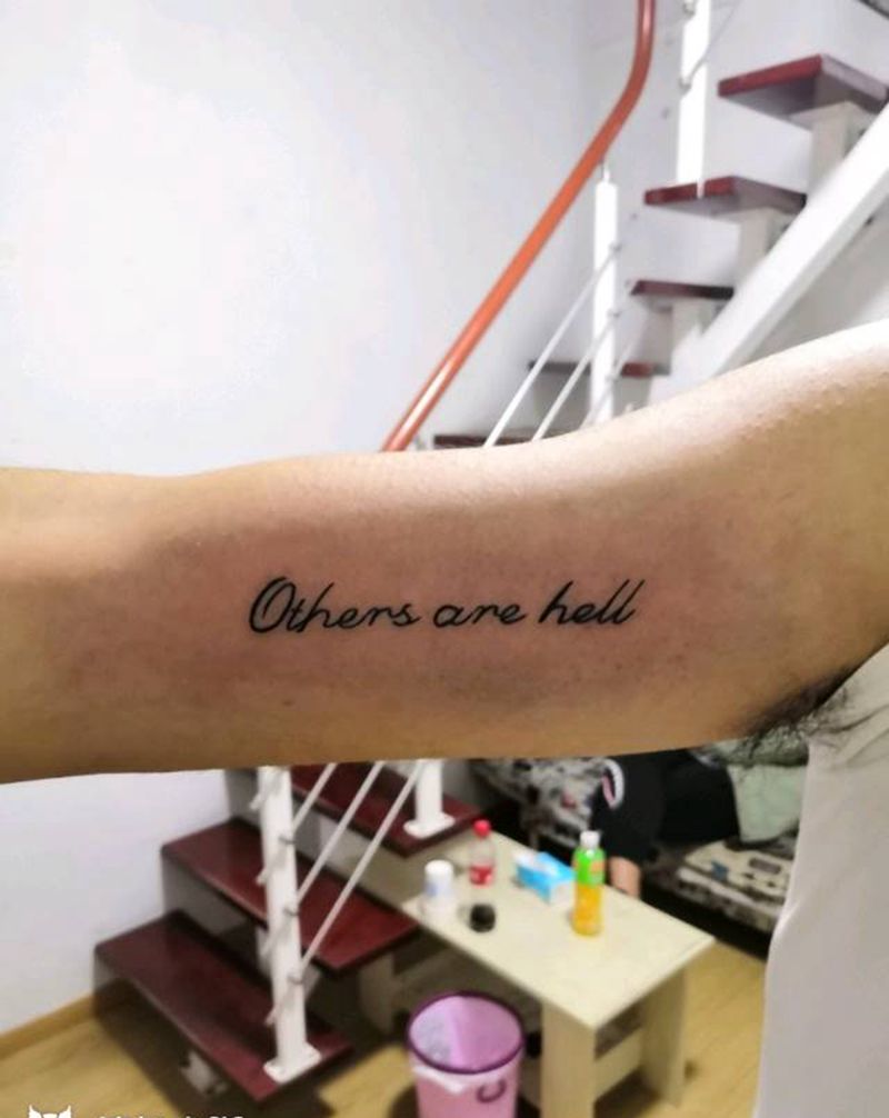 他人即地狱纹身图片_手臂花体字纹身图案