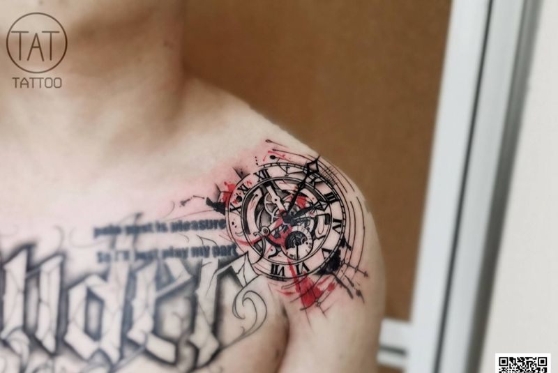 花胸拼接纹身图片_水墨水彩纹身图案