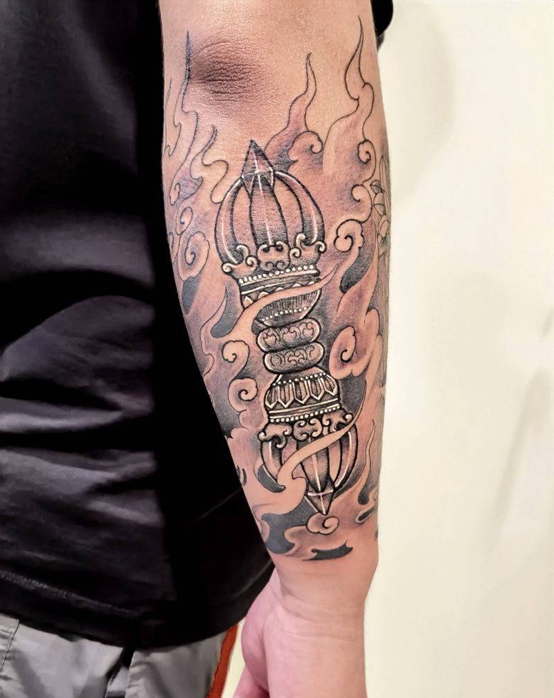 金刚杵纹身图片_手臂新传统老传统纹身图案