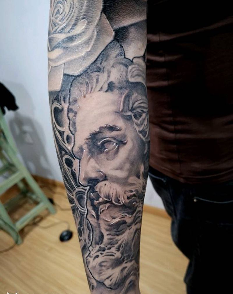 欧美雕塑纹身图片_手臂欧美写实纹身图案