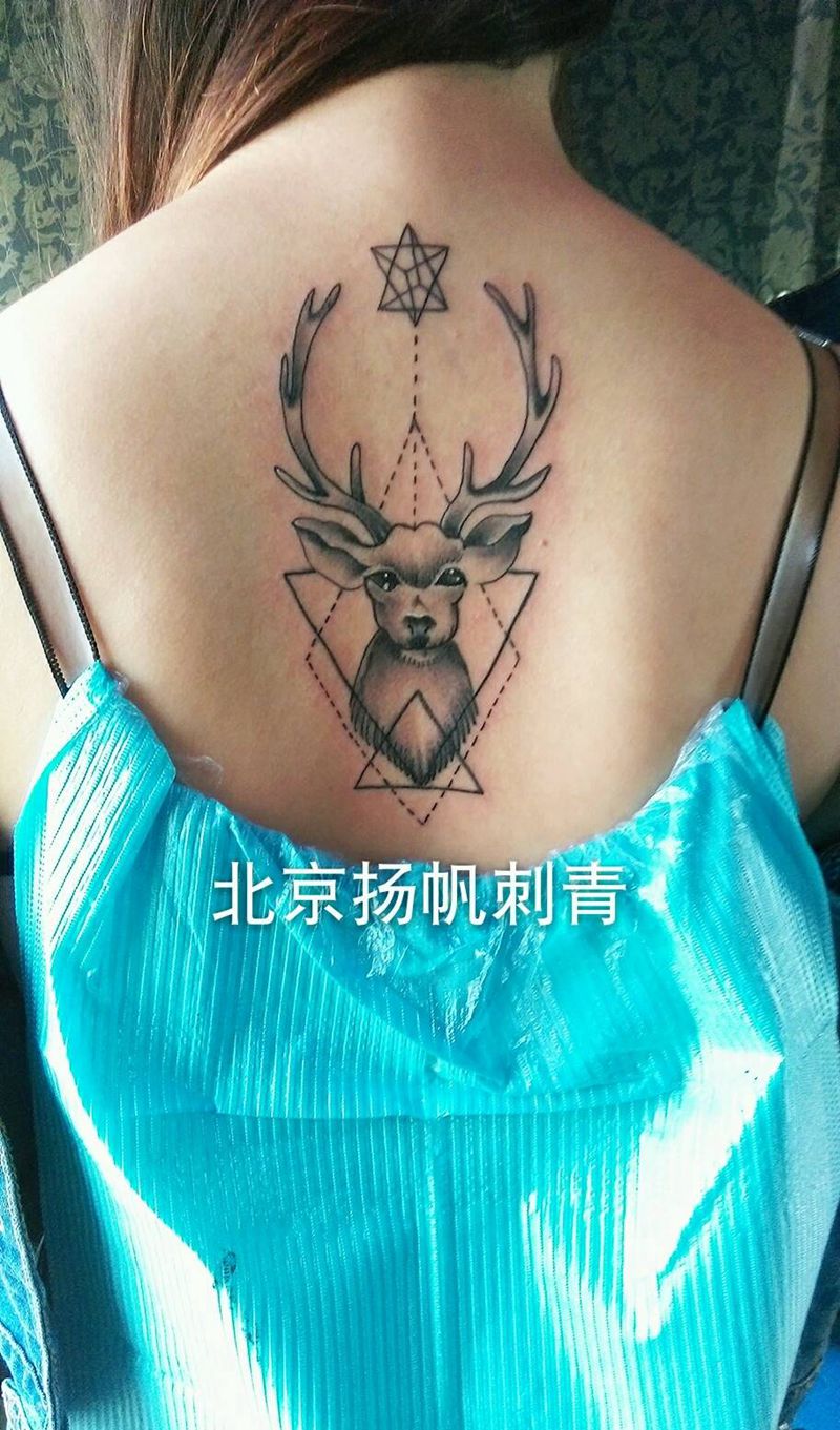 鹿纹身图片