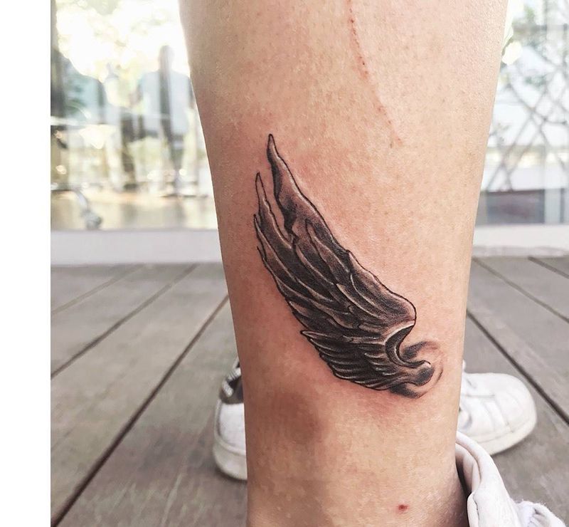 脚踝翅膀纹身图片