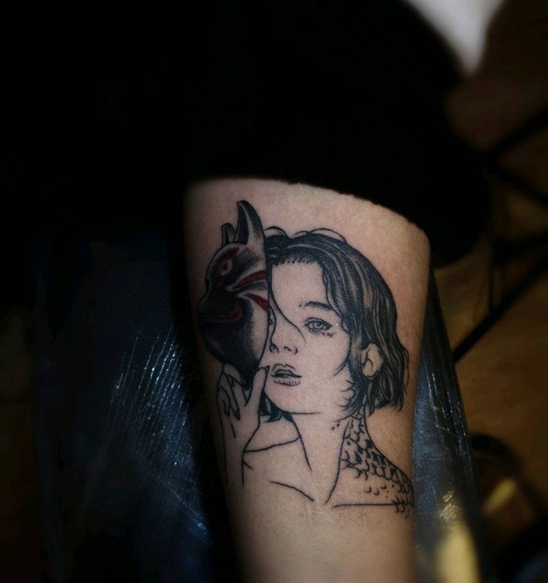 面具艺妓小图纹身图片_手臂手部纹身图案