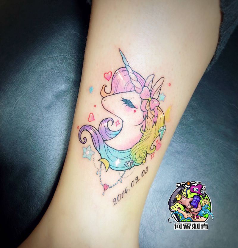 梦幻独角兽纹身图片_腿部水彩纹身图案