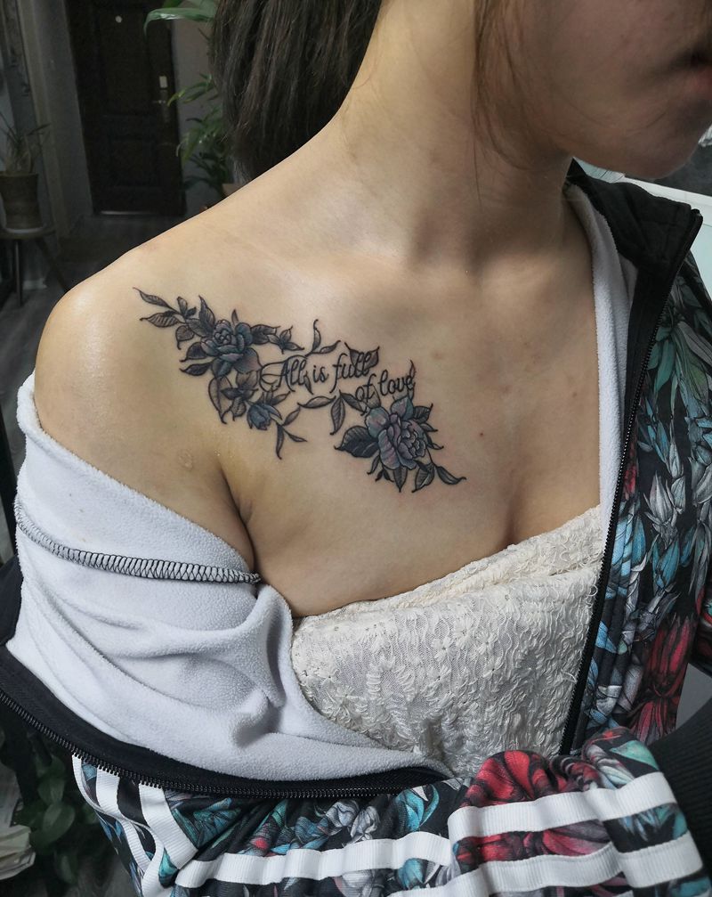 素花纹身图片_胸部肩部点刺水彩纹身图案