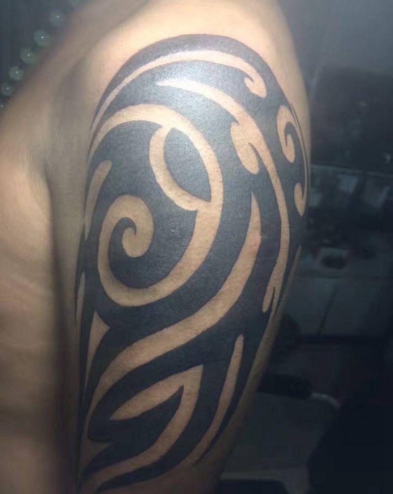 大臂图腾纹身图片_手臂图腾纹身图案