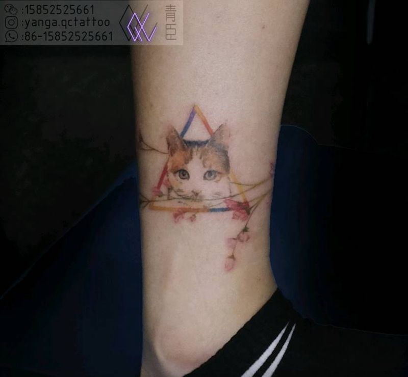 定制爱宠喵星人纹身图片_脚部欧美写实水彩小清新女性猫纹身图案