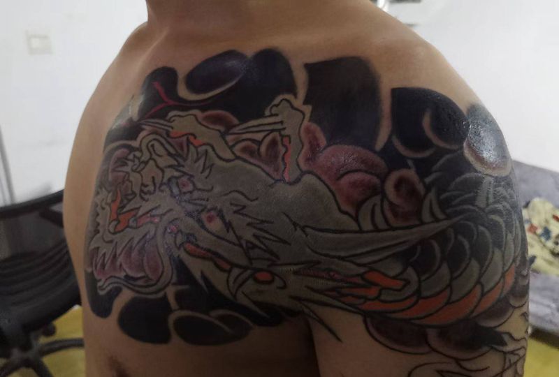 内容持续增加中，未完待续……纹身图片_胸部手臂老传统纹身图案