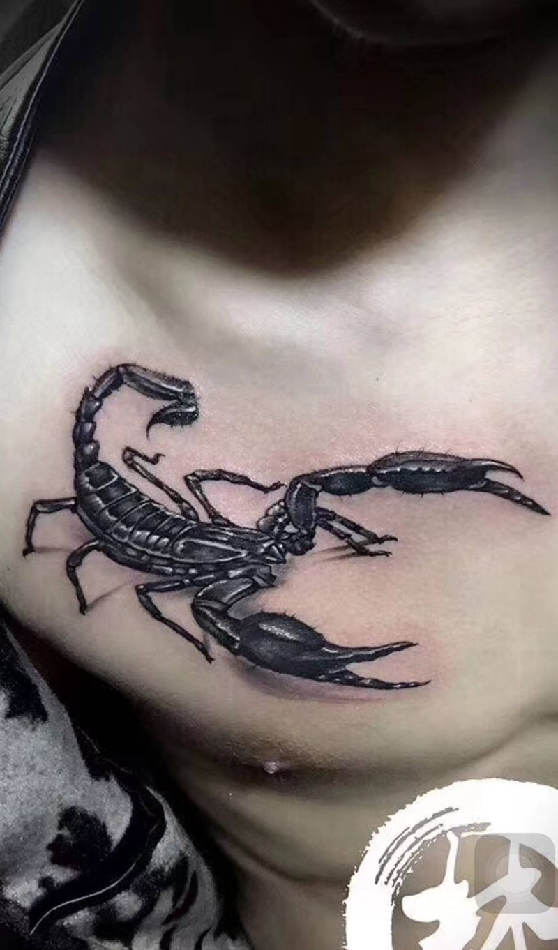 林刺青，蝎子纹身图片_胸部新传统纹身图案