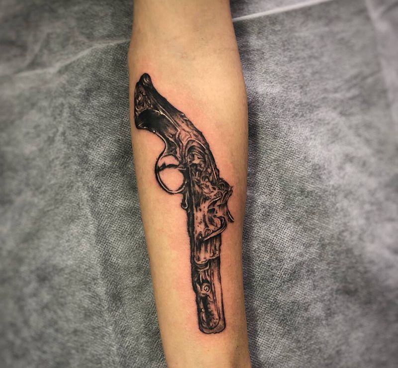 火铳纹身图片_手臂纹身图案