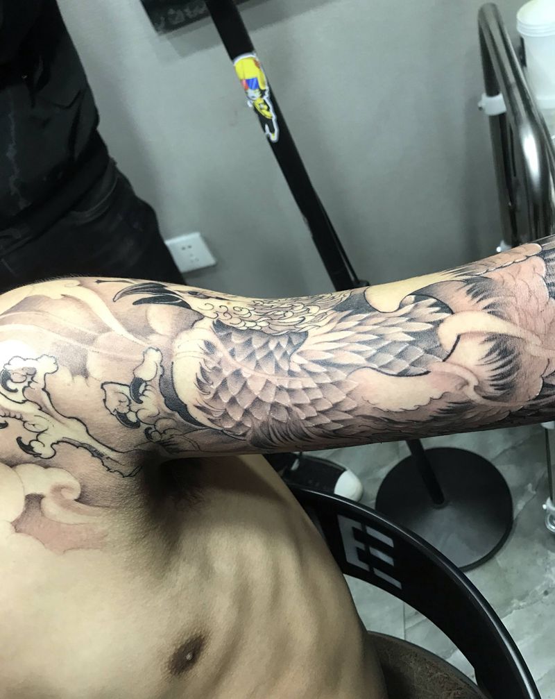 凤凰纹身图片_手臂老传统纹身图案