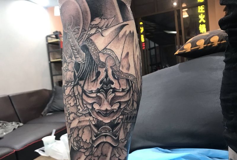 般若纹身图片_腿部老传统纹身图案