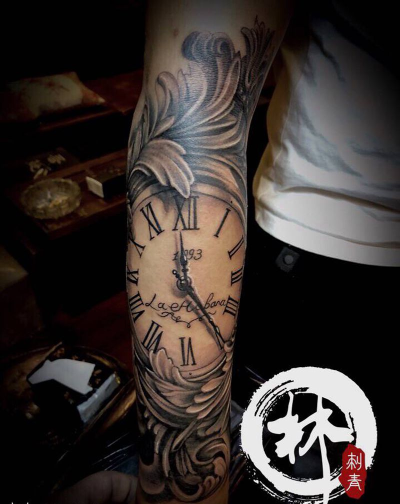 钟纹身图片_欧美写实纹身图案