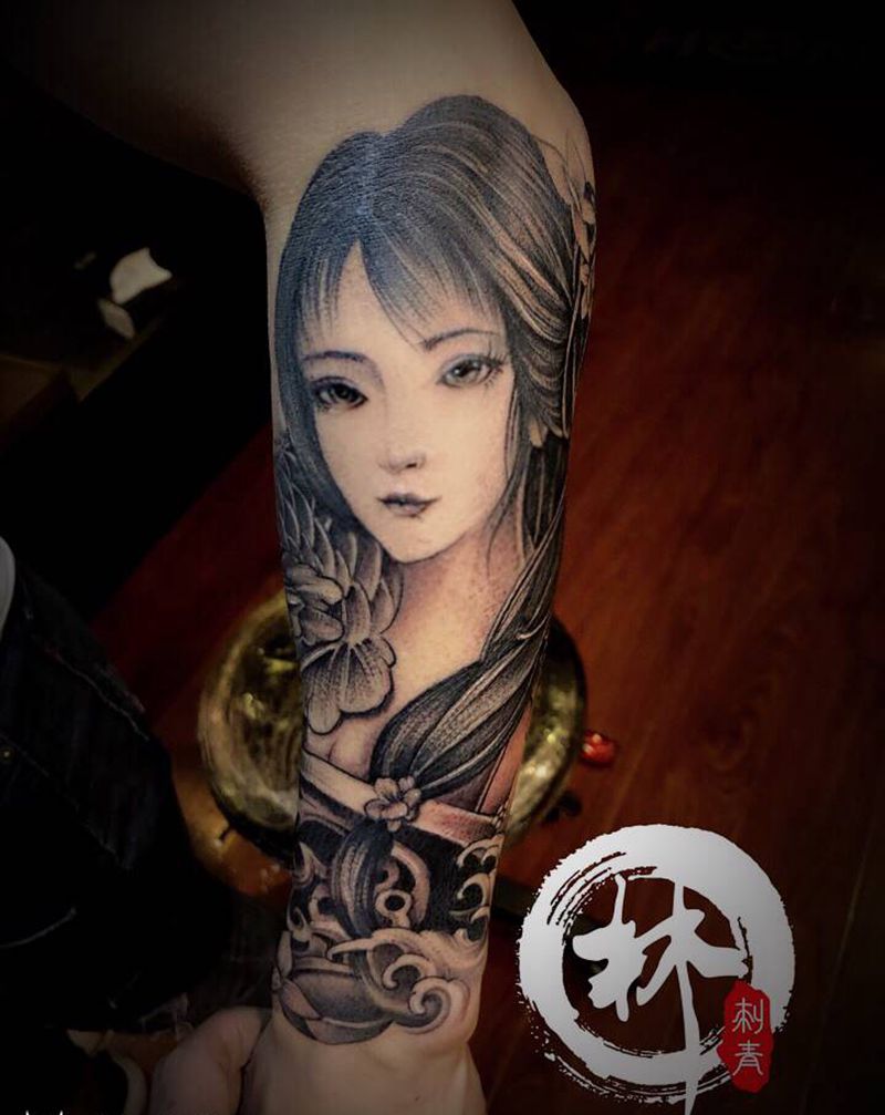 美女纹身图片_手臂新传统纹身图案