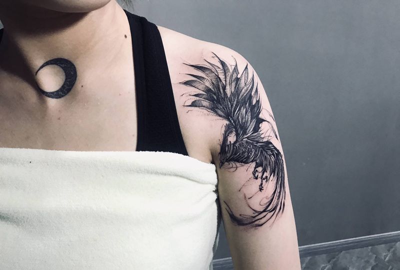 凤凰纹身图片_肩部点刺纹身图案