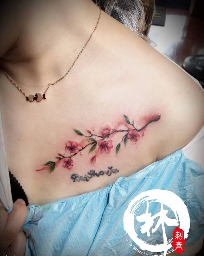 花纹身图片_颈部纹身图案