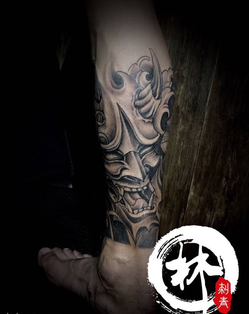 般若纹身图片_腿部新传统纹身图案