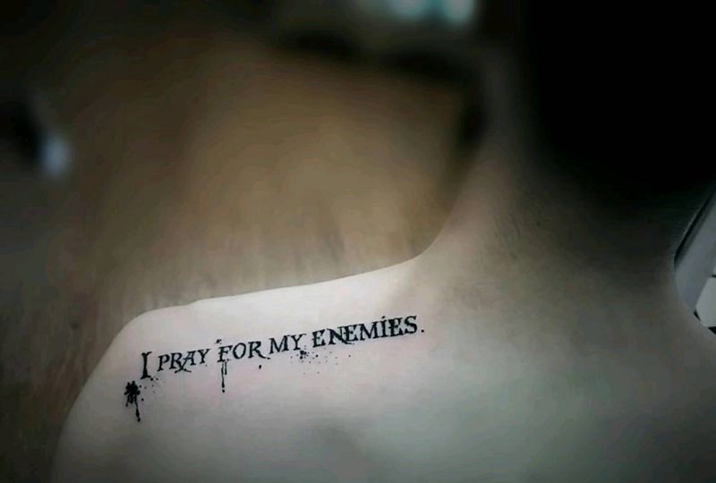 字母纹身图片_肩部字符纹身图案