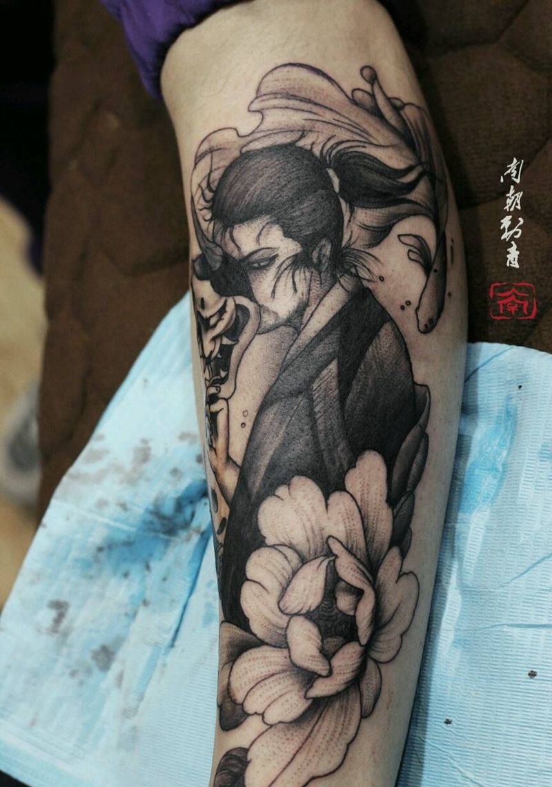武士素花纹身图片_腿部点刺武士素花纹身图案