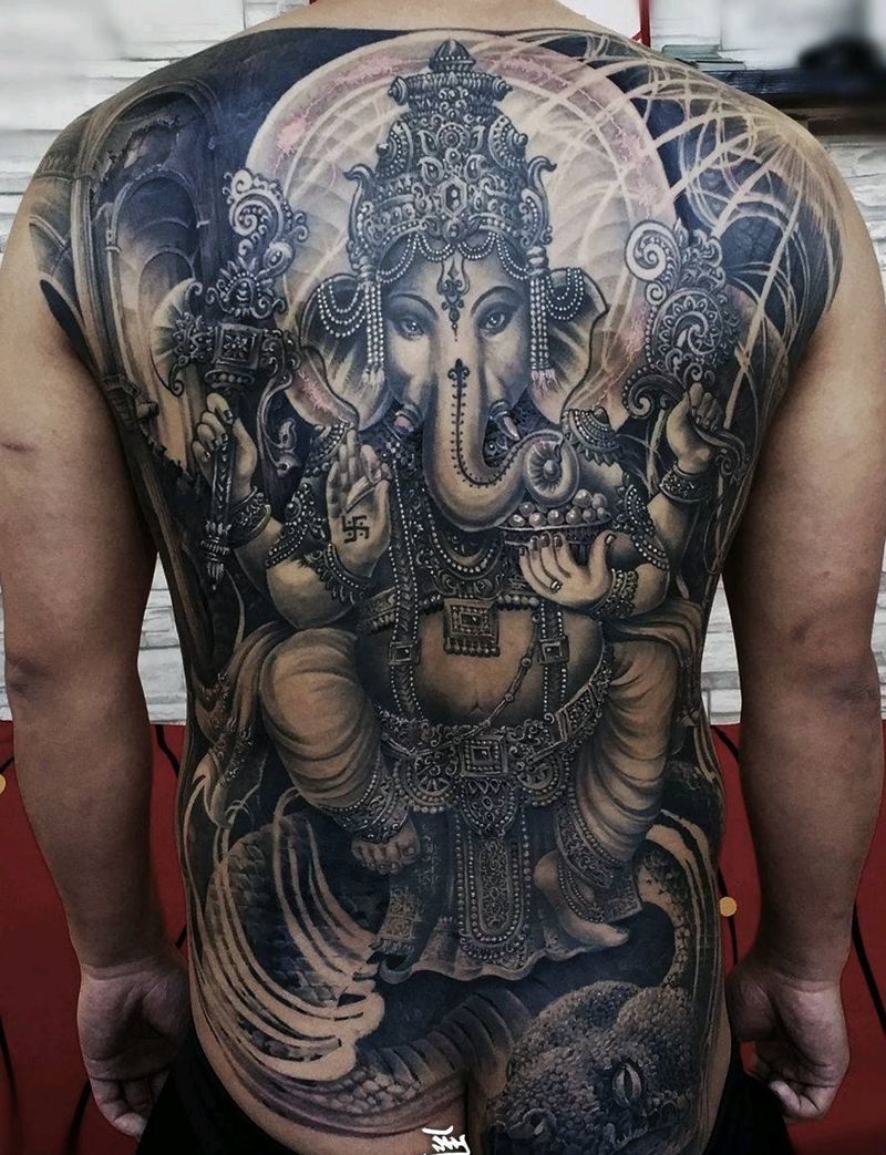 象神纹身图片_背部新传统纹身图案