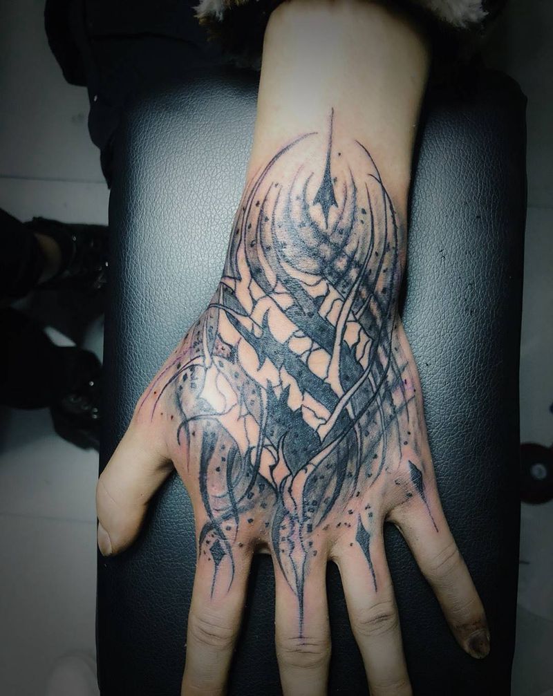 花体字纹身图片_手部花体字纹身图案