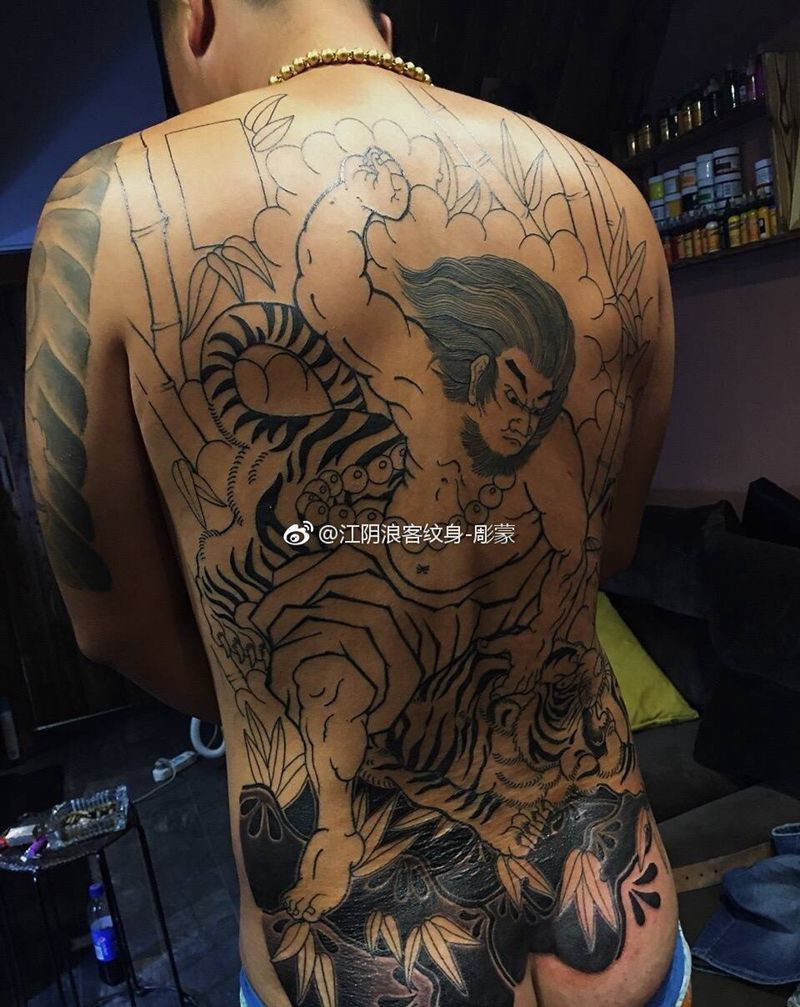 武松打虎纹身图片_传统纹身图案