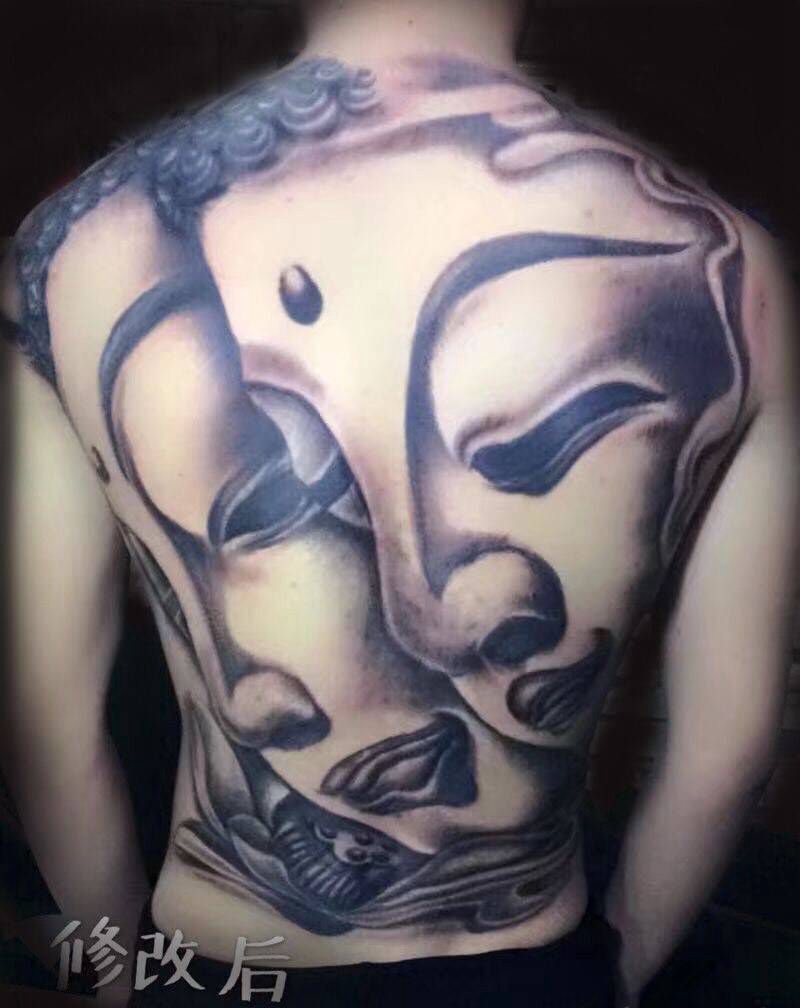 佛隐纹身图片_成品背部传统宗教纹身图案
