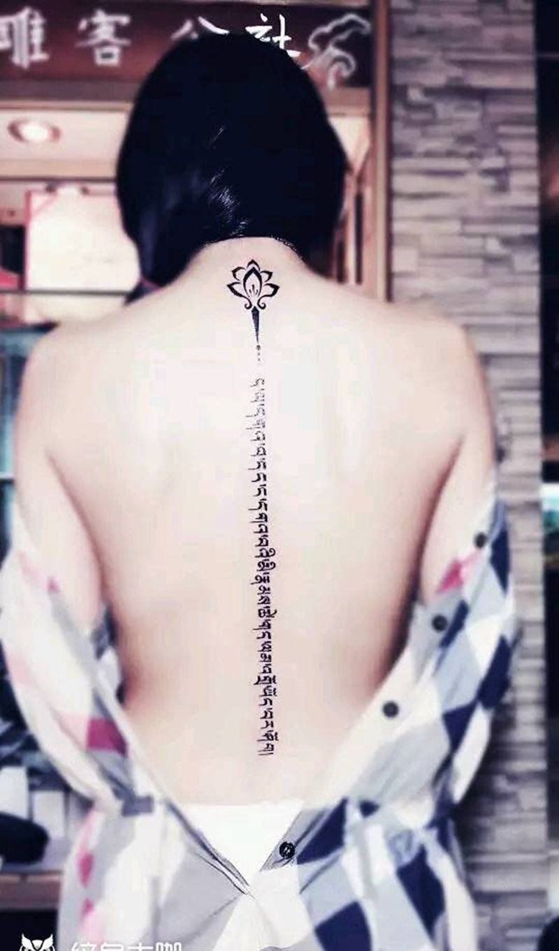 梵文纹身图片_背部图腾纹身图案