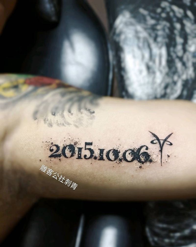 数字纹身图片_手臂点刺水墨纹身图案