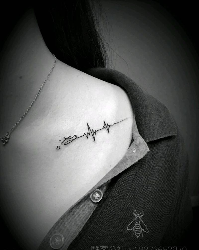 字母纹身图片_胸部清新字符纹身图案