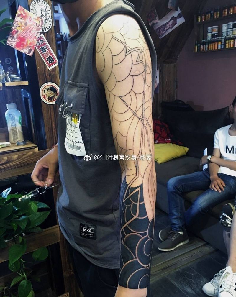 云与闪电的故事纹身图片_传统纹身图案