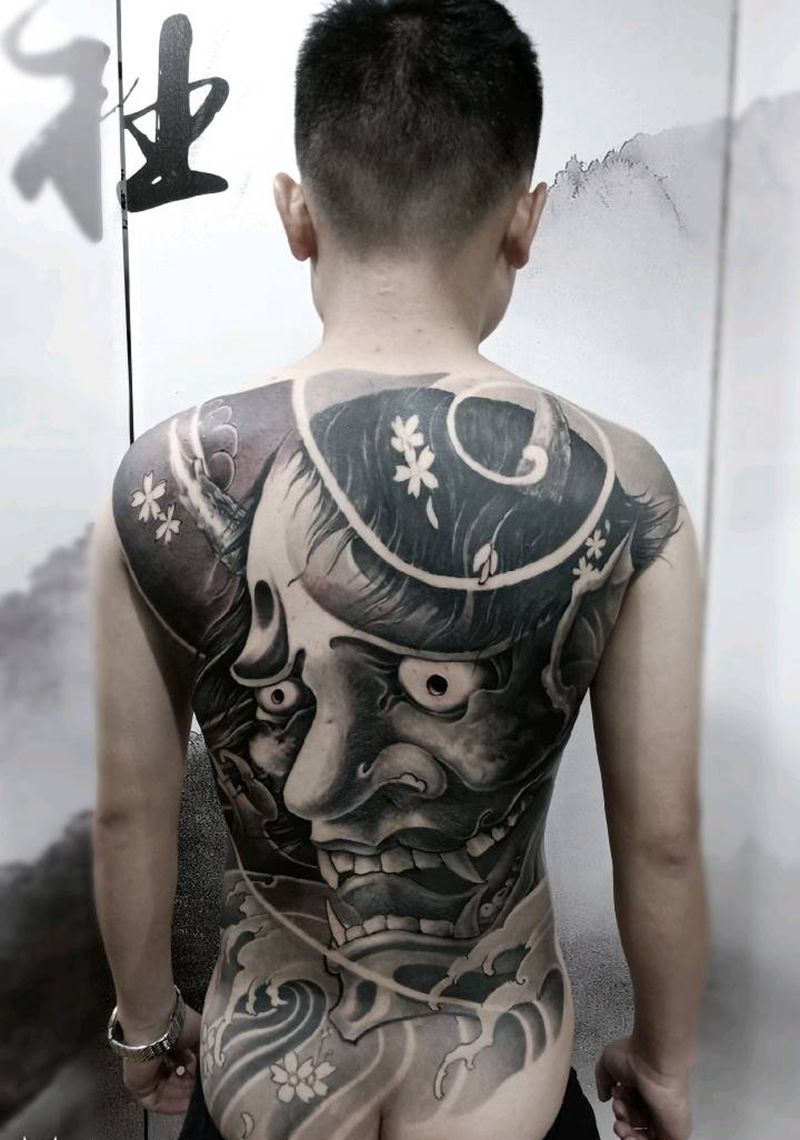 般若纹身图片_背部老传统纹身图案