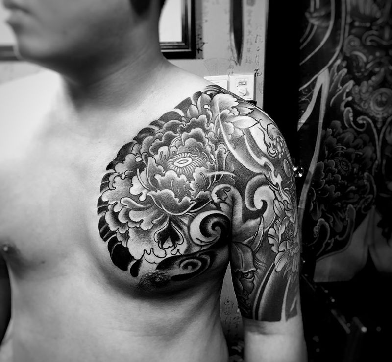 大臂到半胛纹身图片