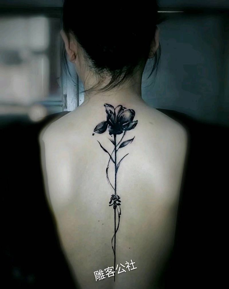 兰花纹身图片_背部清新写实植物纹身图案