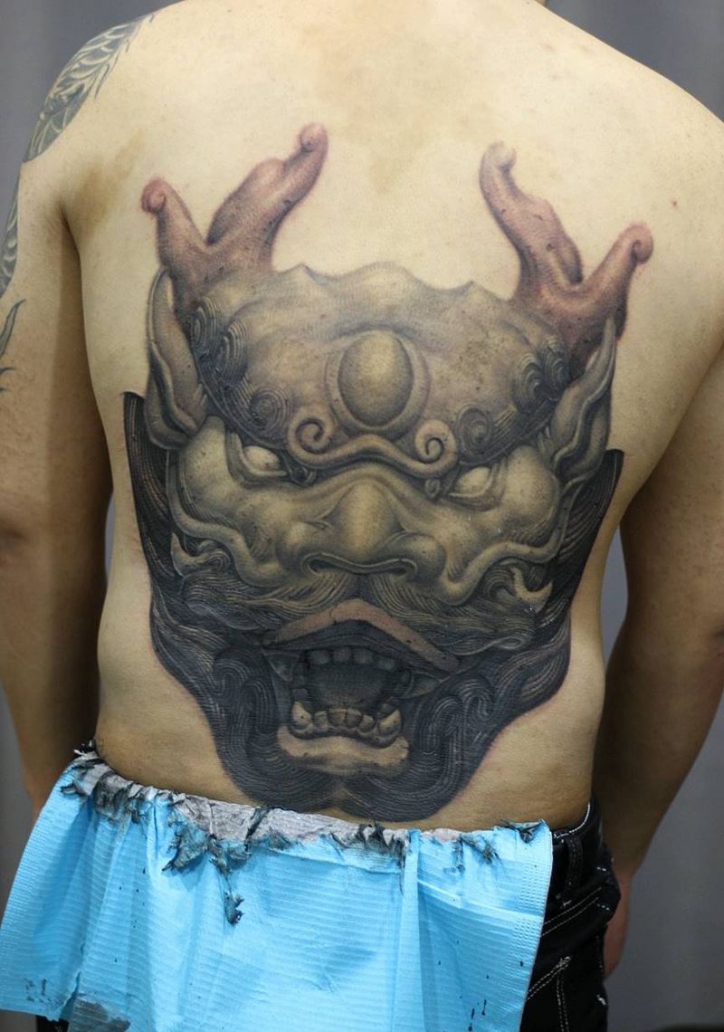 满背龙纹身图片_背部欧美写实纹身图案