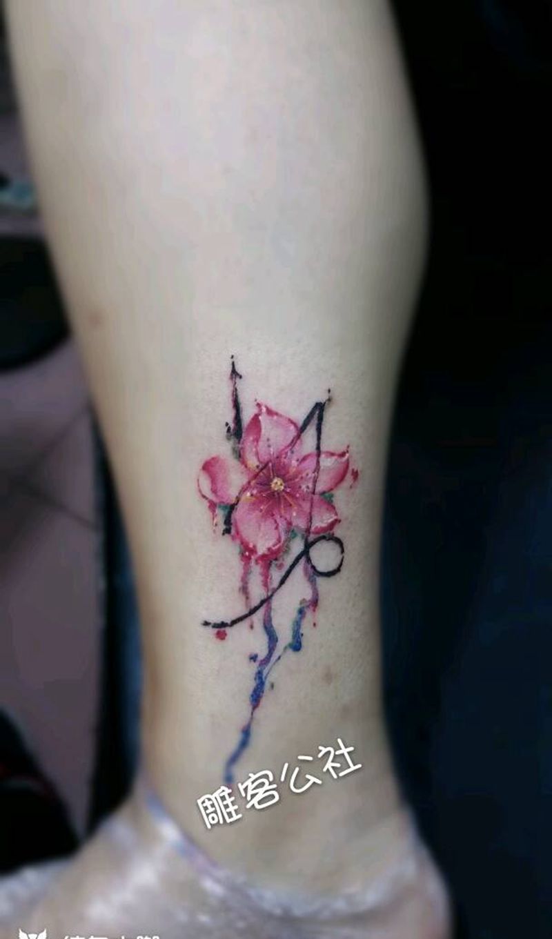 樱花星座纹身图片_腿部清新字符植物纹身图案