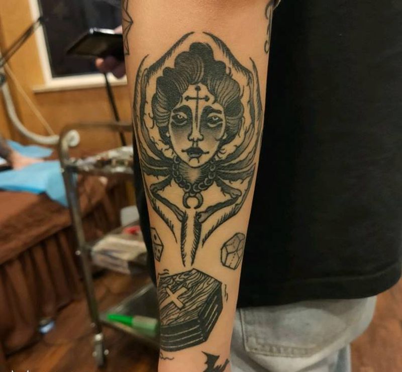 蜘蛛女郎恢复后纹身图片_Old School纹身图案