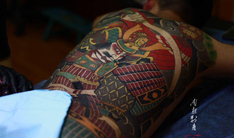 日式纹身图片_背部老传统纹身图案