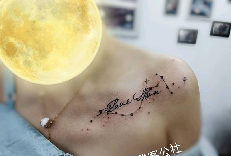 字母 星座纹身图片_胸部点刺纹身图案