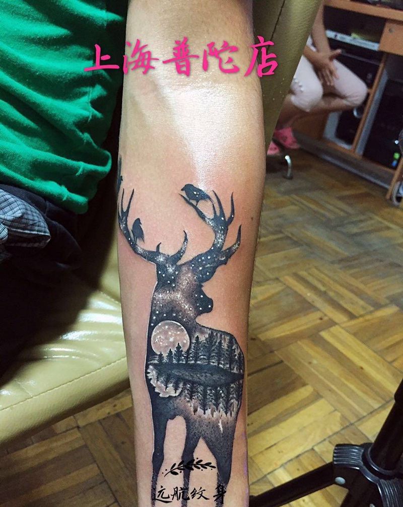 鹿纹身纹身图片_手部欧美传统原创动物纹身图案