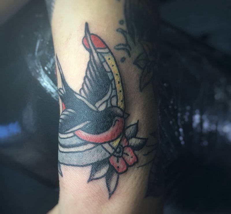 school 添加纹身图片