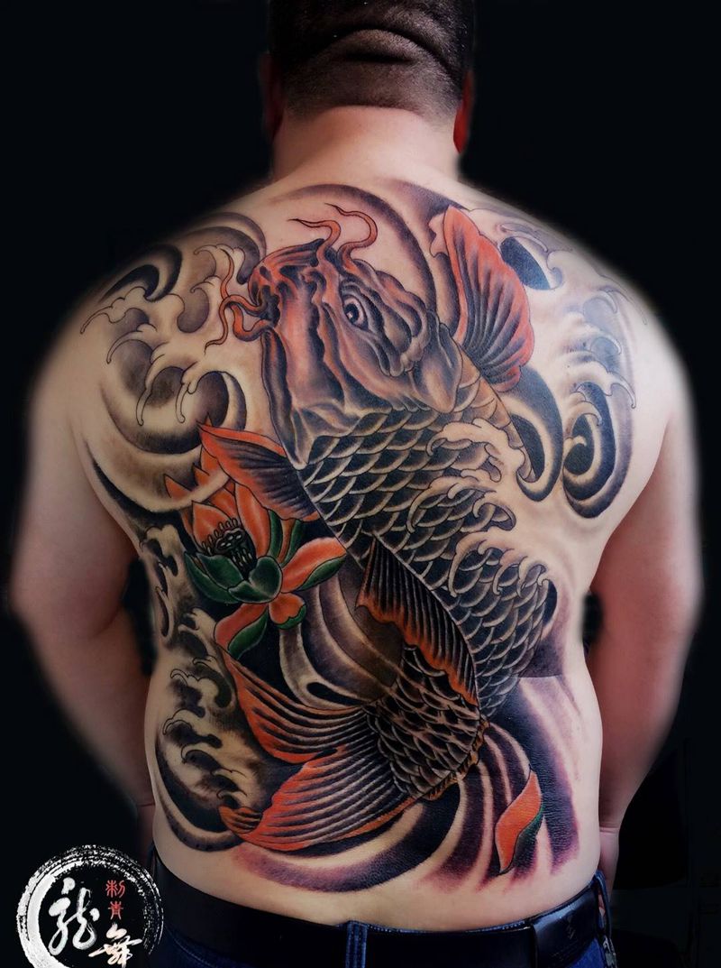 传统满背纹身图片_动物传统背部成品纹身图案